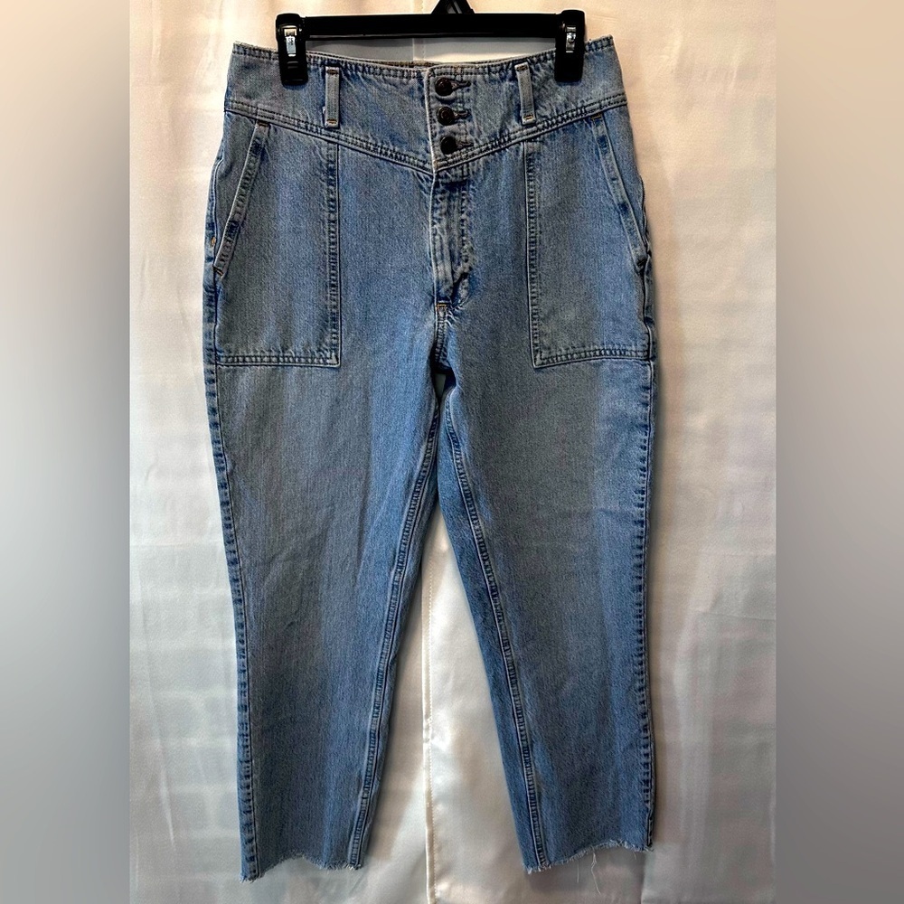 A&F 90’s Retro High Waisted Bare Back Raw Hem Mom Ankle Length Jeans Sz 6R